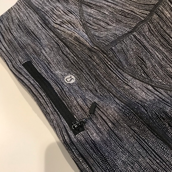Lululemon Leggings | Gray | 5 Pockets | Size 6 | EUC - Picture 5 of 10